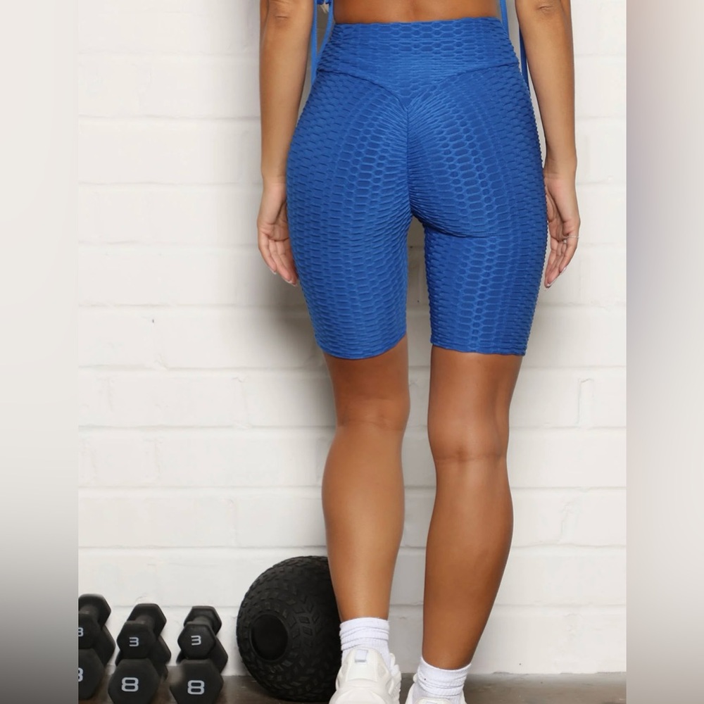 Fashion Nova Scrunch Booty Shorts Sz M